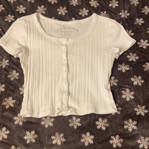 Aero cropped T-shirt with a buttons Down the whole the front - Picture 1 of 2